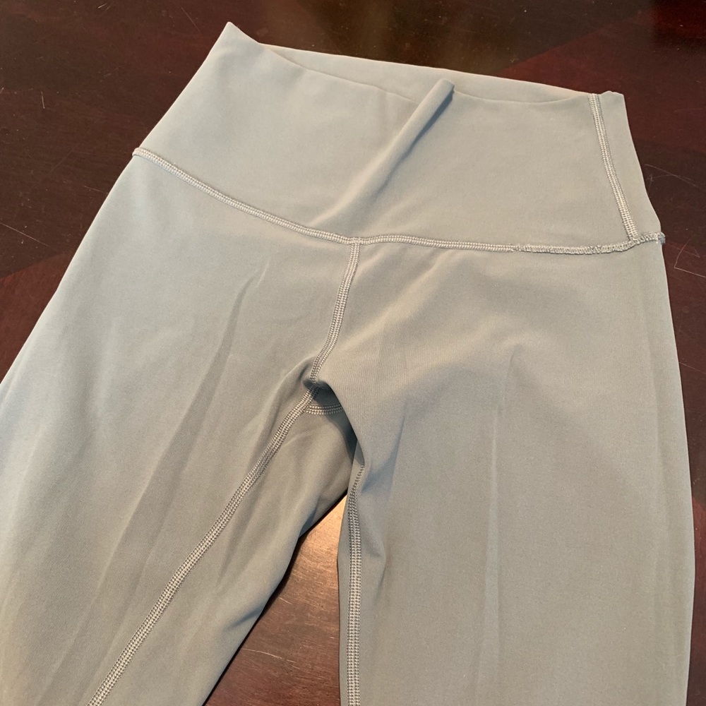 Teal Lululemon Leggings 7/8 - Luxtreme Size 4